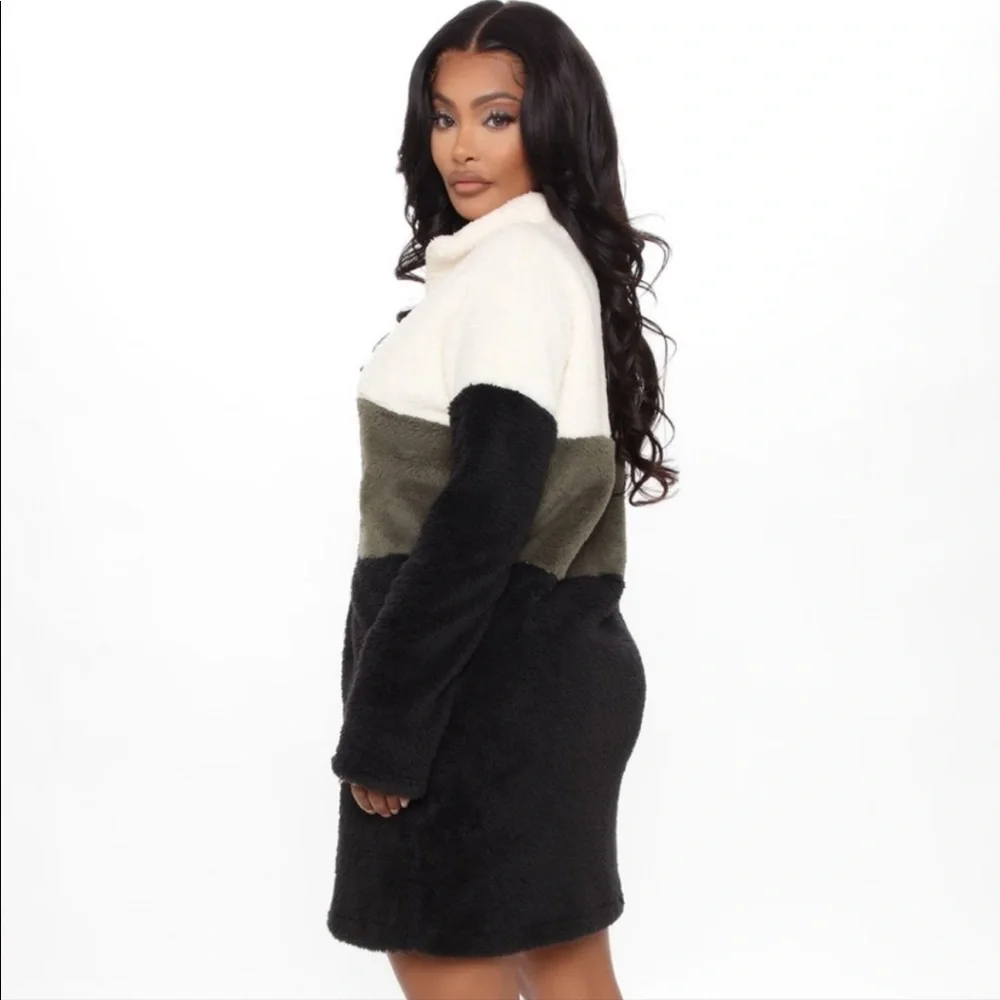 Fashionnova sweater dress - Picture 3 of 6